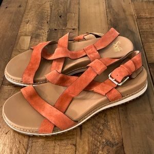 Salmon rust colored Sofft sandals size 11 womens